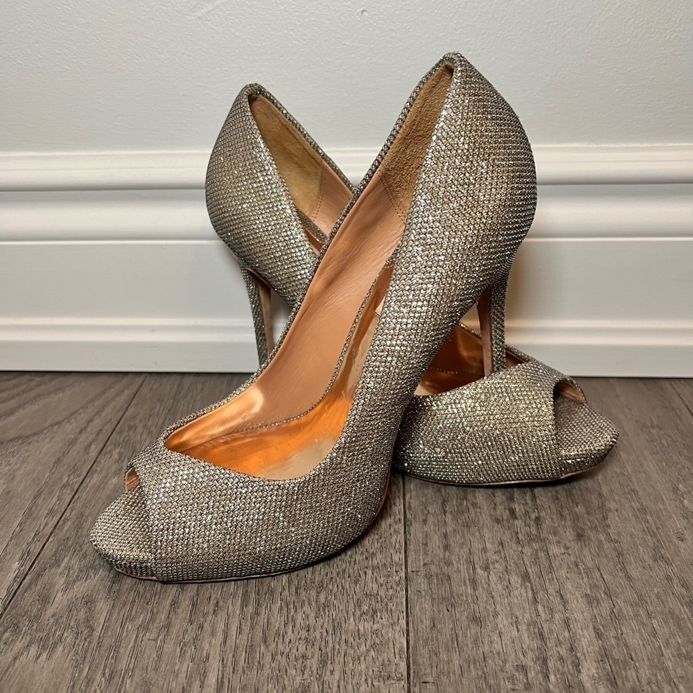 Badgley Mischka Women's Silver Peep Toe Heels - Picture 6 of 6